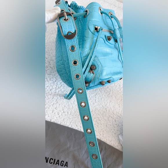 Authentic Balenciaga women's  Le Cagole Xs Bucket Bag Crocodile Embossed - Picture 7 of 16
